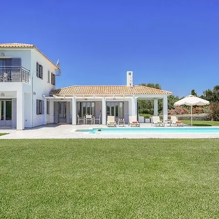 Sleeps 4 Pool Air Con Wifi * Καλιγάτα