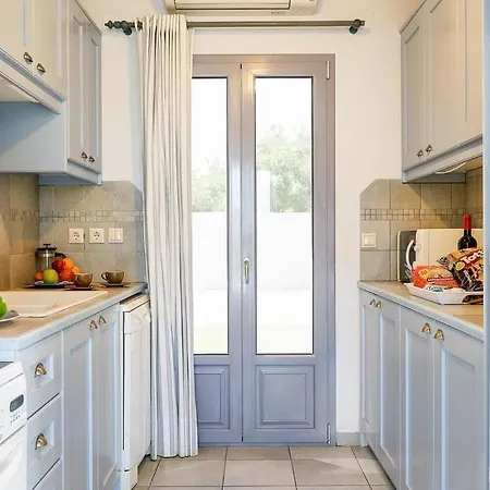 Sleeps 4 Pool Air Con Wifi Villa *